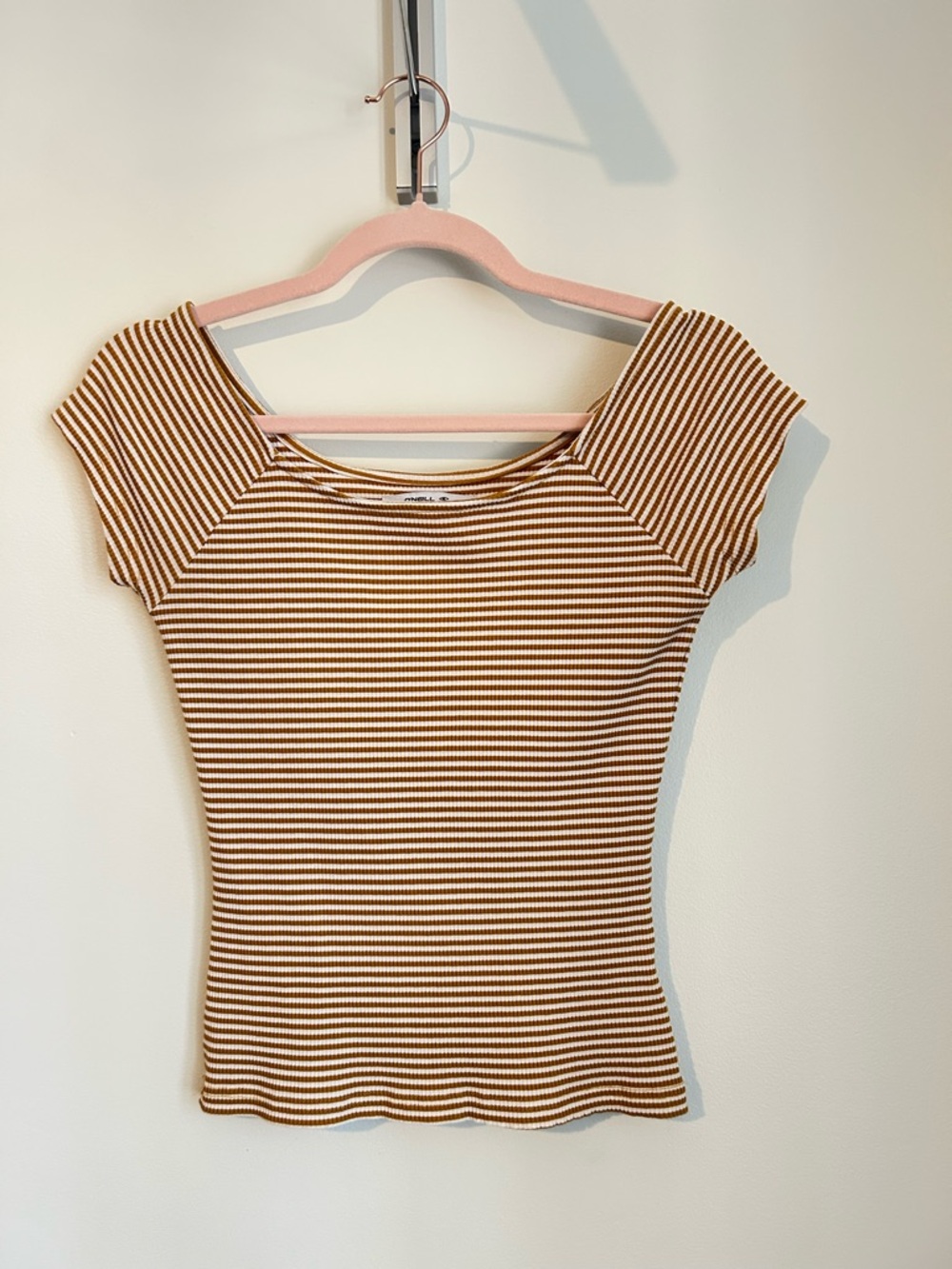 🔥2/20$🔥 O'Neill Yellow and White Striped Scoop Neck Tee, Size Small